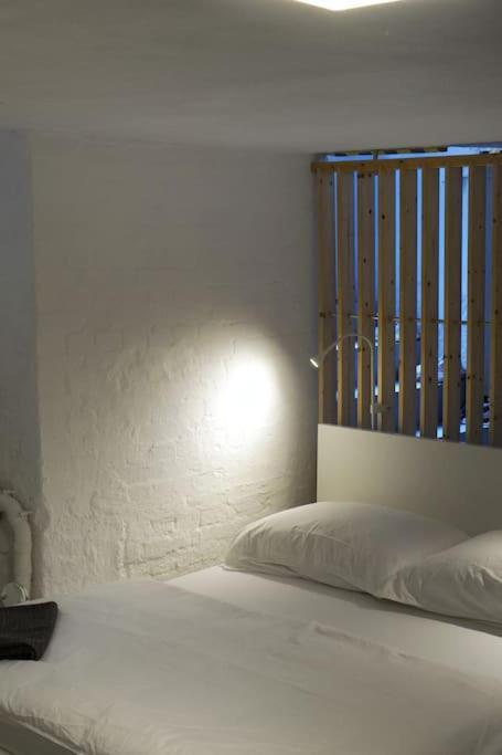 Central, Cozy & Beautiful Designed 2-Rooms Apt. Near River Berlijn Buitenkant foto
